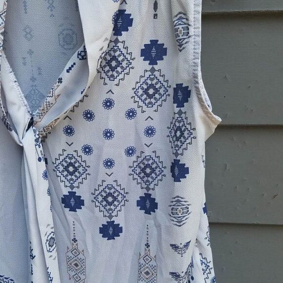 Elena Baldi Gray White Sheer Print Top with tie size Medium - Picture 6 of 8